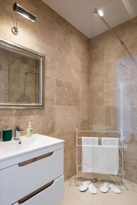Charming Apartment In Perfect Location Krakow Ngoại thất bức ảnh